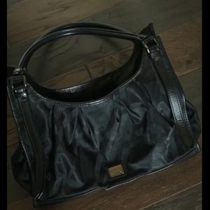 BURBERRY TOTE - ASHMORE BLACK
